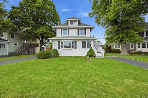 2535 River Rd, Wheatfield, NY 14304