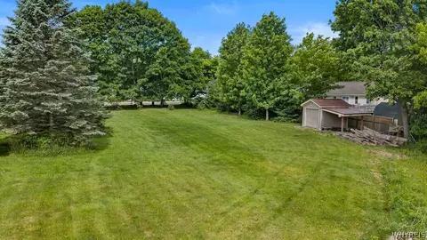 3489 Creek Rd, Porter, NY 14174