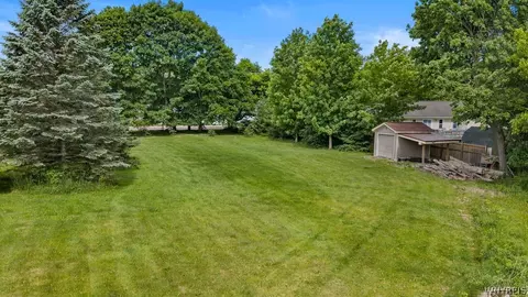 3489 Creek Rd, Porter, NY 14174