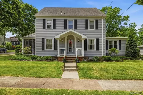 825 James Ave, Niagara Falls, NY 14305