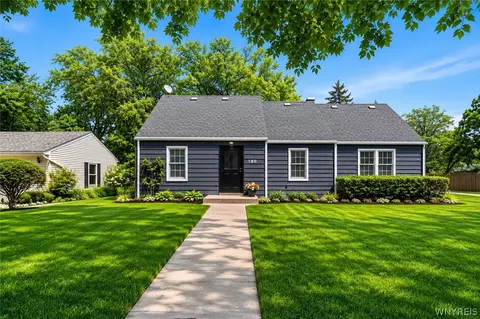 180 Royal Pkwy W, Amherst, NY 14221