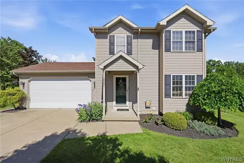 5990 Margaret Ann Dr, Lake View, NY 14085