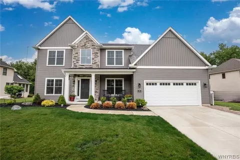270 Forest Creek Ln, Grand Island, NY 14072