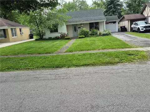 71 4th Ave, Lancaster, NY 14086