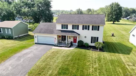 6748 E High St, Lockport, NY 14094
