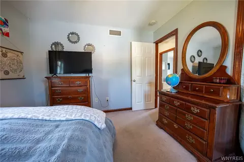 Bedroom - 6748 E High St, Lockport, NY 14094 photo 5 of 7