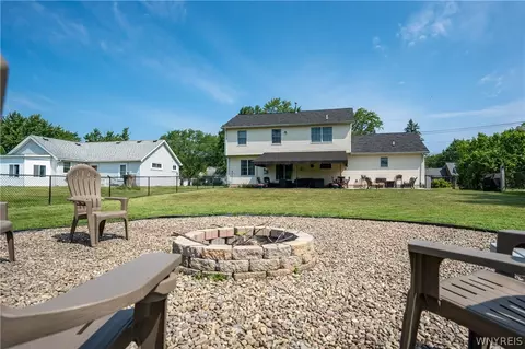 Exterior - 6748 E High St, Lockport, NY 14094 photo 5 of 7