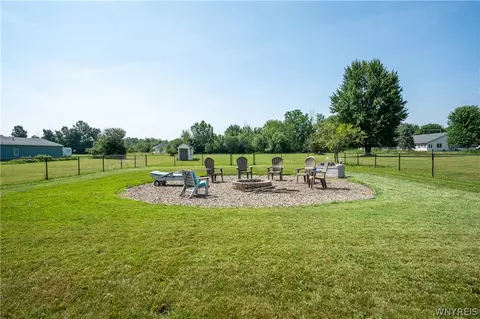 Exterior - 6748 E High St, Lockport, NY 14094 photo 5 of 8