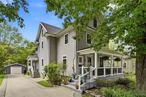 89 Garrison Rd, Amherst, NY 14221
