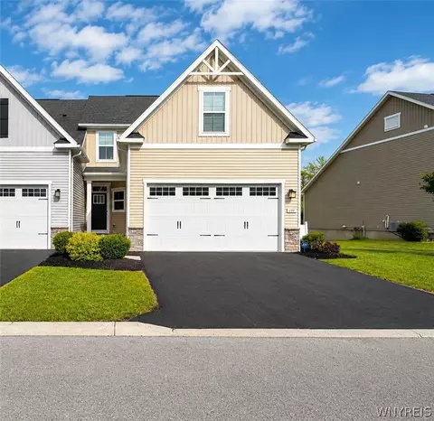 189 Sandstone Cir, Grand Island, NY 14072