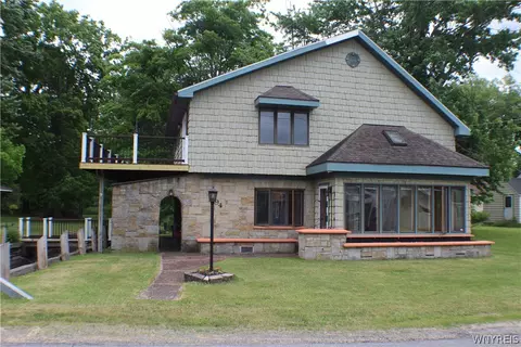 94 Longview Ave, Ellicott, NY 14701