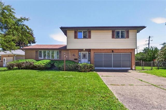 8 Southgate Dr, West Seneca, NY 14224