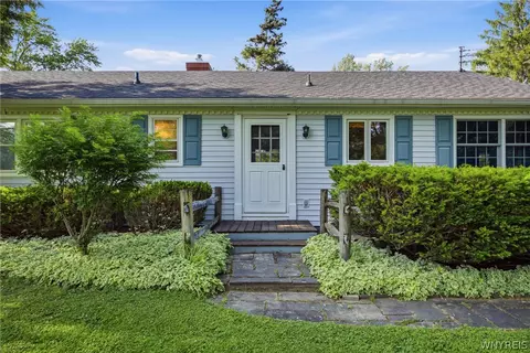 1391 Billington Rd, East Aurora, NY 14052