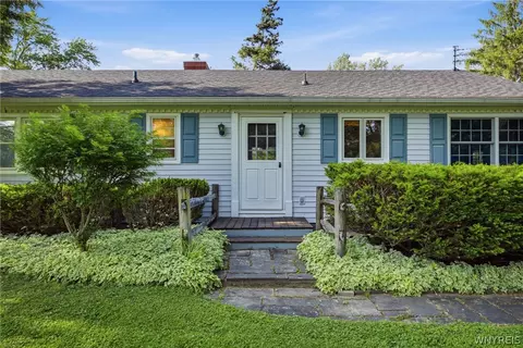 1391 Billington Rd, East Aurora, NY 14052