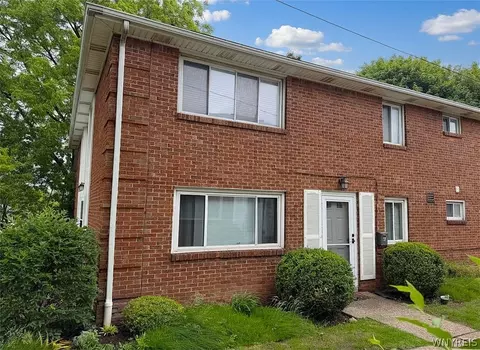 61 Park Club Ln #D, Amherst, NY 14221
