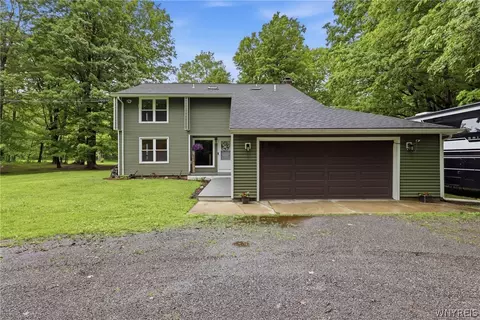 11390 Matteson Corners Rd, Holland, NY 14080