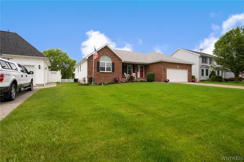 55 Ashley Dr, West Seneca, NY 14224