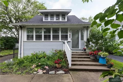 167 Royal Pkwy W, Amherst, NY 14221