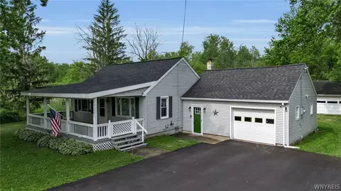 8752 Donahue Rd, Batavia, NY 14020