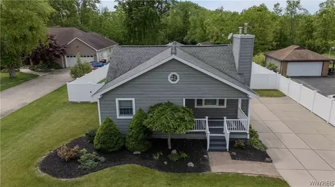 541 Lake Ave, Lancaster, NY 14086