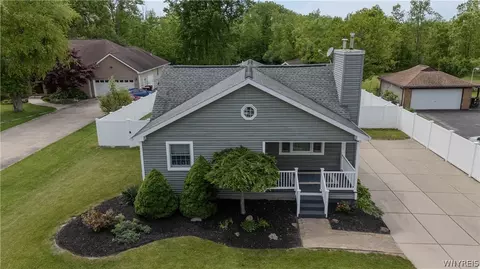 541 Lake Ave, Lancaster, NY 14086