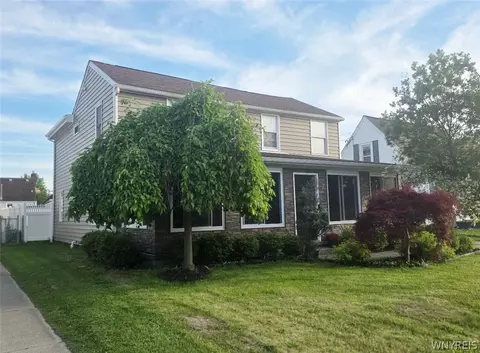 7 Lindbergh Ct, Cheektowaga, NY 14225