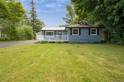 2605 Hakanaw Ave, Hamburg, NY 14075