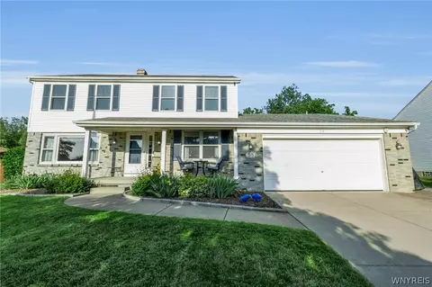 58 Cedar Ridge Dr, West Seneca, NY 14224