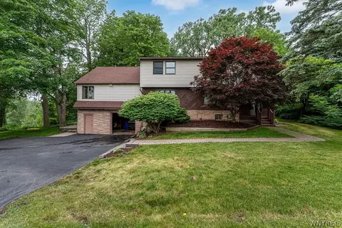 3634 Town Line Rd, Lancaster, NY 14086