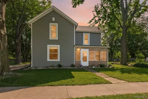 256 Washington St, Wilson, NY 14172
