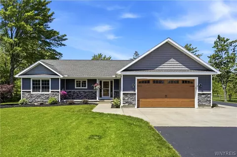 1925 Boies Rd, Aurora, NY 14170