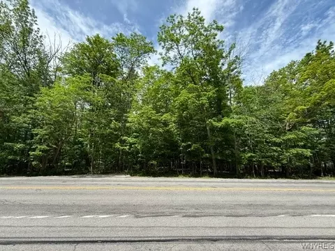 1823 Center St, Aurora, NY 14052