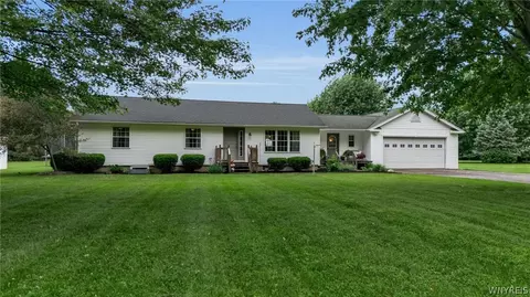 3840 Beebe Rd, Newfane, NY 14108