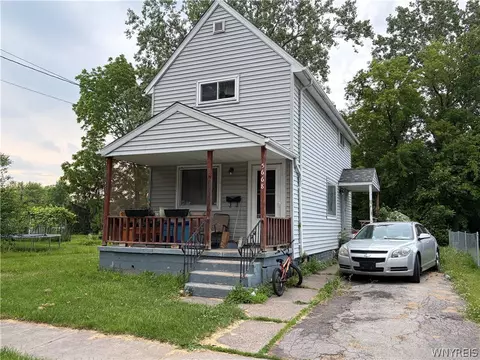 5668 Frontier Ave, Niagara Falls, NY 14304