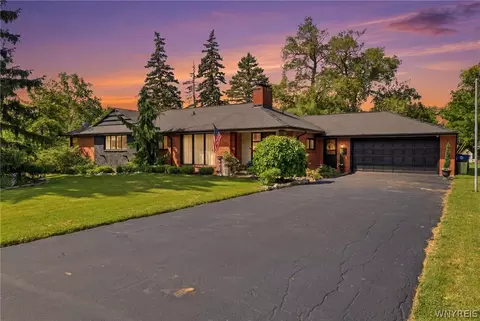 620 N Forest Rd, Amherst, NY 14221