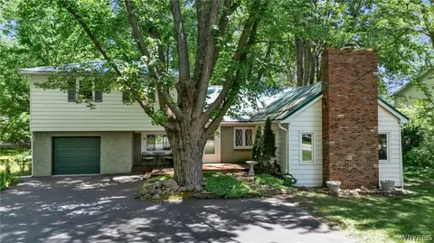 1715 Hopkins Rd, Getzville, NY 14068