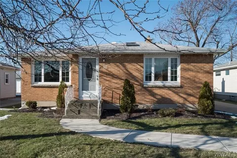 282 Lydia Ln, Cheektowaga, NY 14225