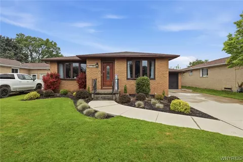 96 Ceil Dr, Cheektowaga, NY 14227