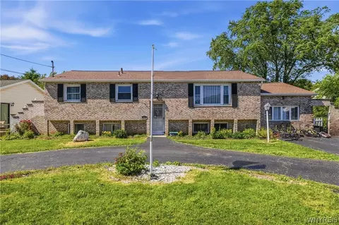 7416 Greenview Rd, Niagara, NY 14304