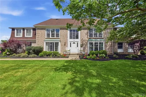 40 Carriage Dr # -7, Orchard Park, NY 14127