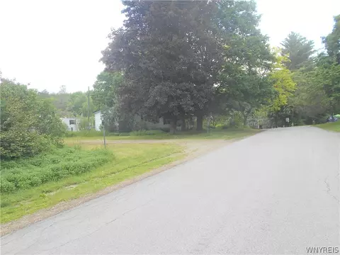 15 Sunset Dr, Delevan, NY 14042 photo 2