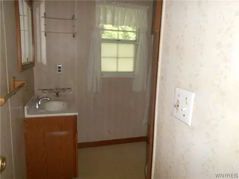 15 Sunset Dr, Delevan, NY 14042 photo 11