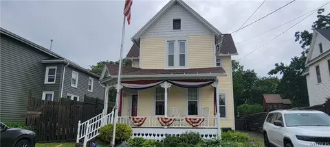 323 Church St, Lockport, NY 14094