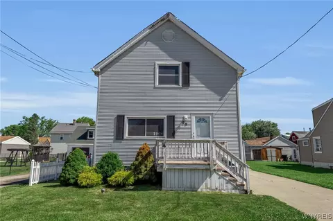 90 Keever Ave, Lackawanna, NY 14218