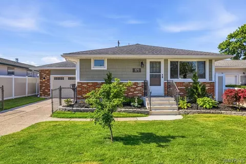 171 Poinciana Pkwy, Cheektowaga, NY 14225