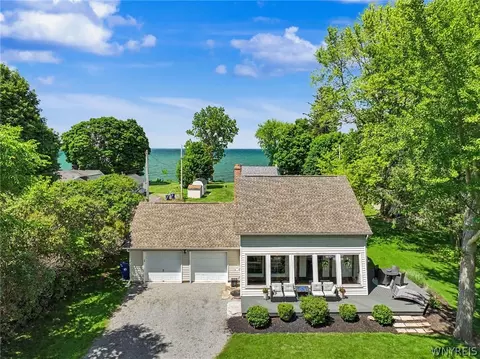 4445 E Lake Rd, Wilson, NY 14172