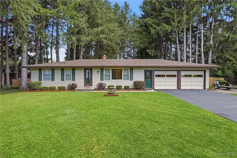 39 Willis Ave, Aurora, NY 14139
