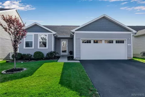 61 Allie Ln, Hamburg, NY 14075