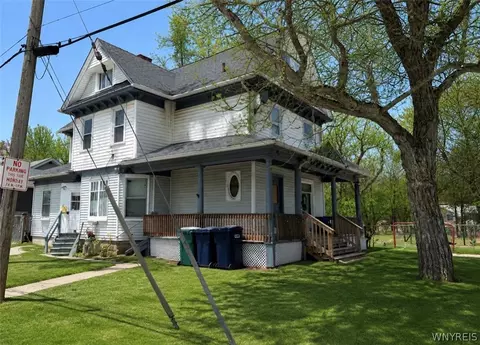 3817 Deveaux St, Niagara Falls, NY 14305