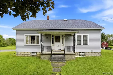 517 Lake Ave, Lancaster, NY 14086